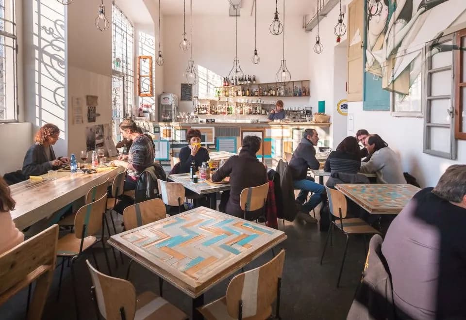 Madama Hostel & Bistrot