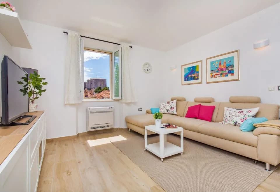 Porta Apartments by Irundo
