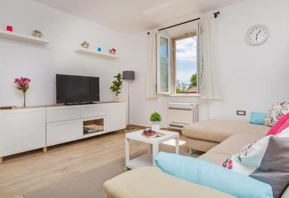 Porta Apartments by Irundo