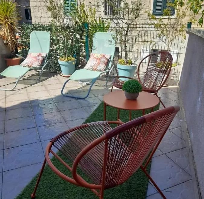 Rooms & Apartment Lasta