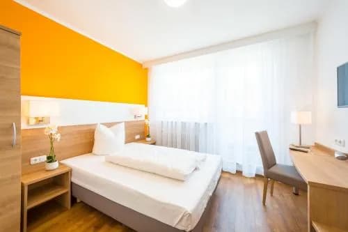 Hotel S16