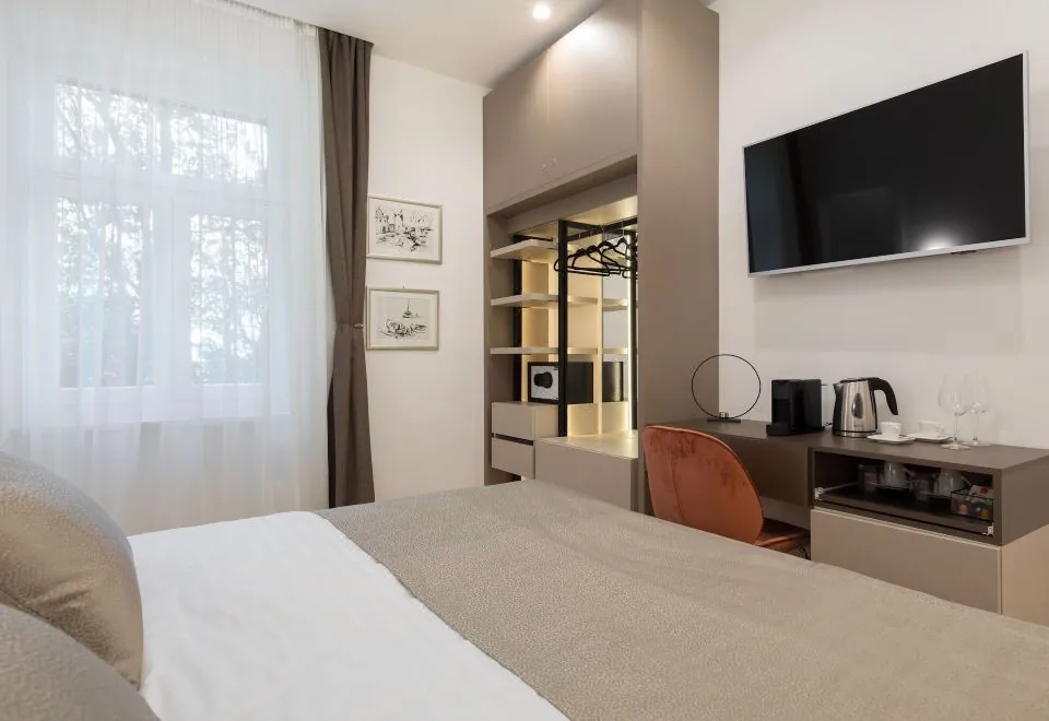 Green Park Luxury Rooms