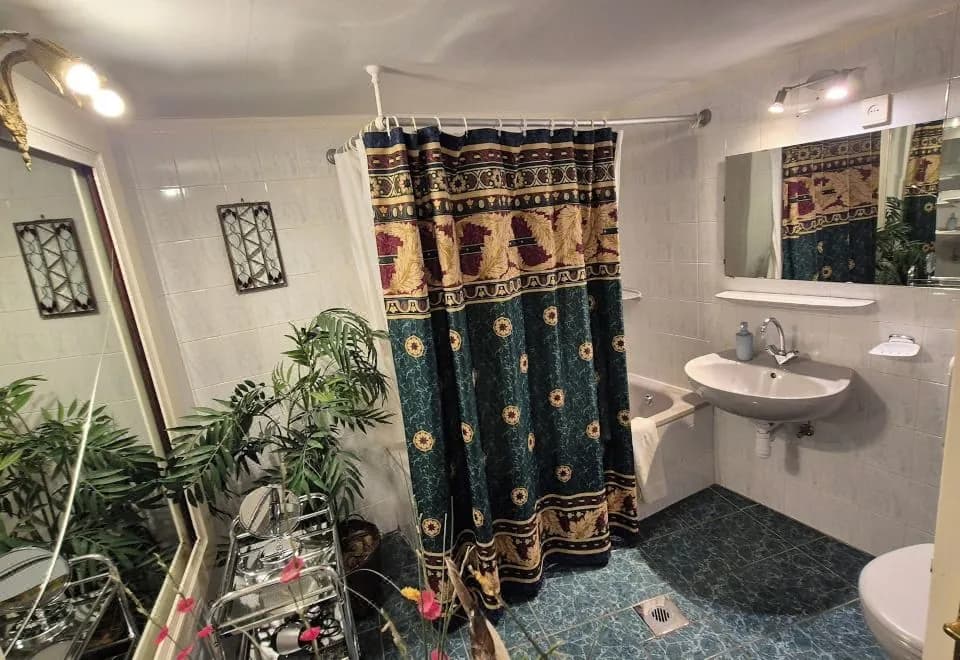 Imre Guest House