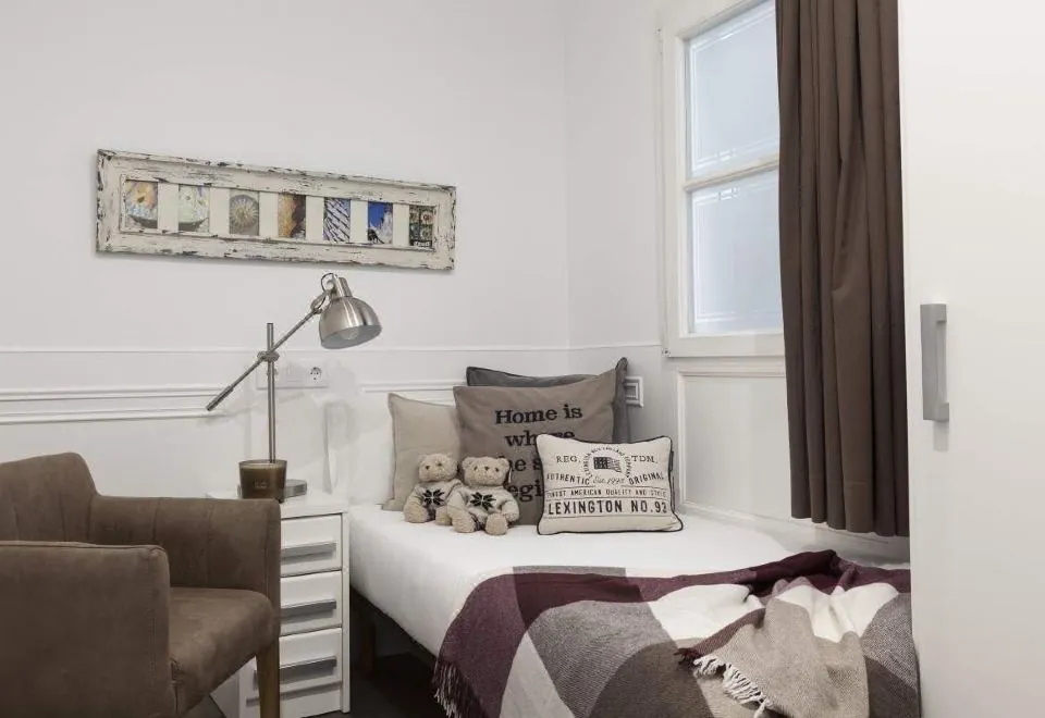 Enjoybcn Coliseum Apartments