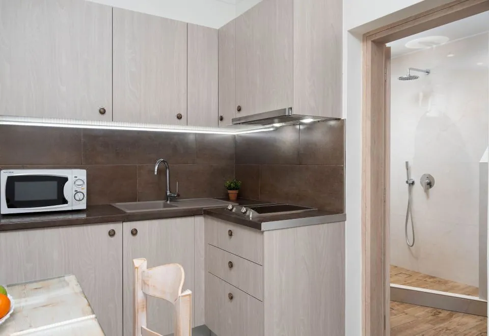 Pithos Apartments