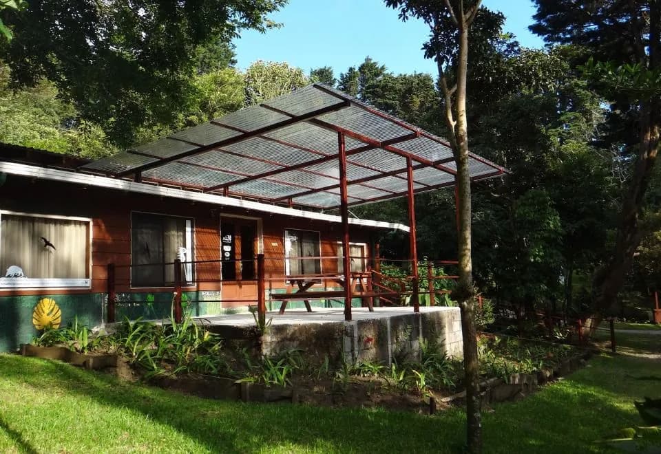 Los Pinos Cabins & Reserve