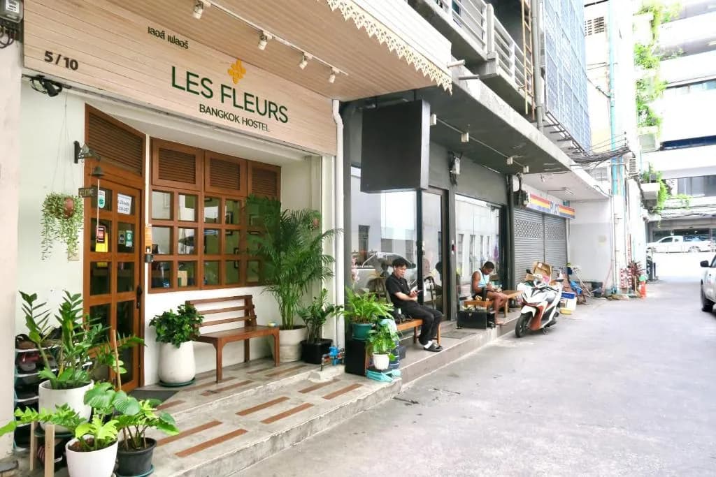 Les Fleurs Bangkok Hostel