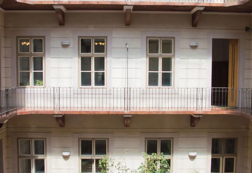 Harmonia Palace