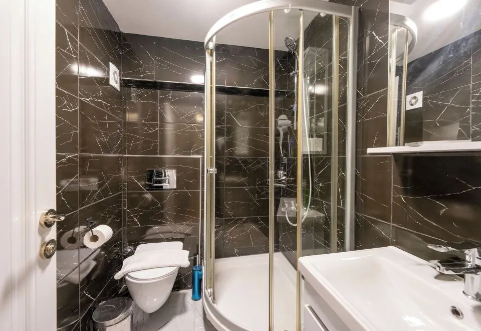 Aiza Suites