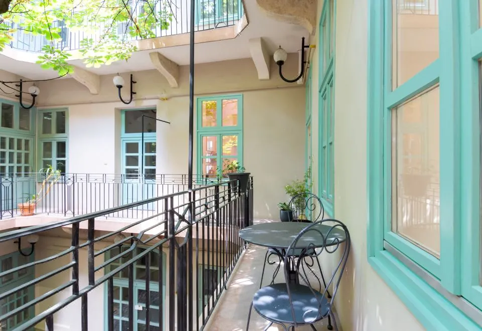 Chestnut & Eliza Suites - Superior Homes Downtown