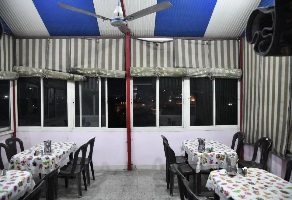 Hotel Thikana Palace