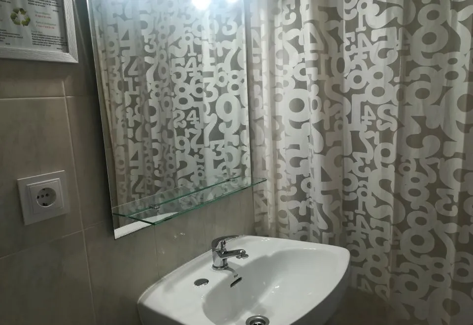 Hostal Albero by Gaiarooms