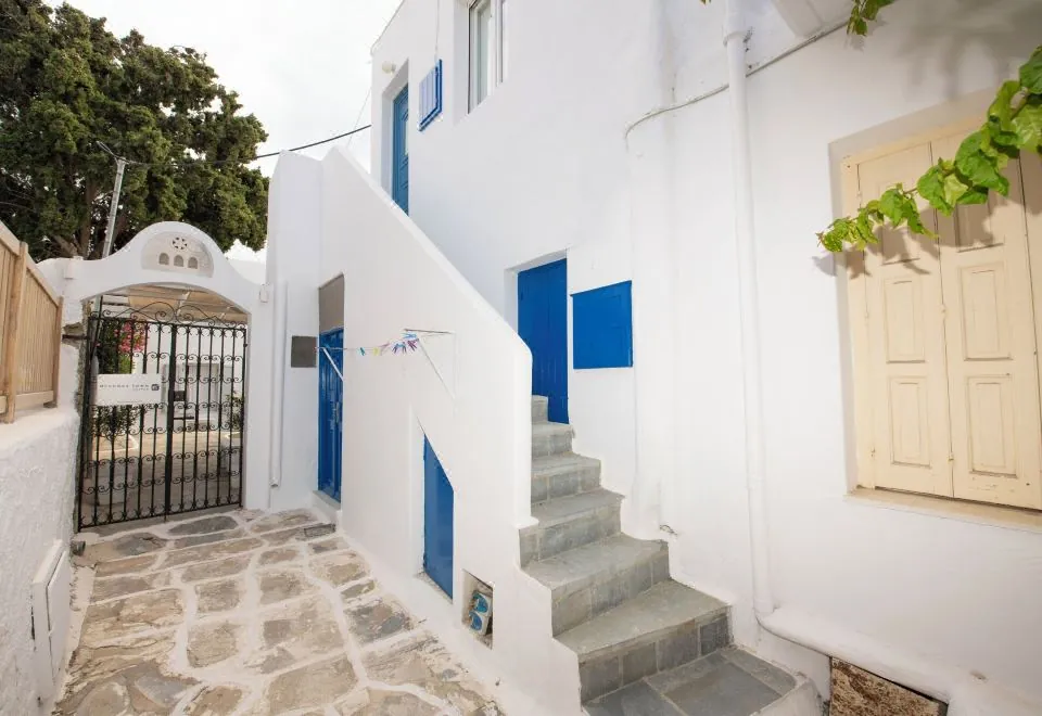 Karboni Hotel