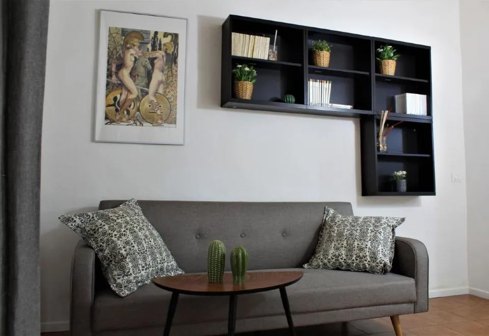Crystal Ship Apartments
