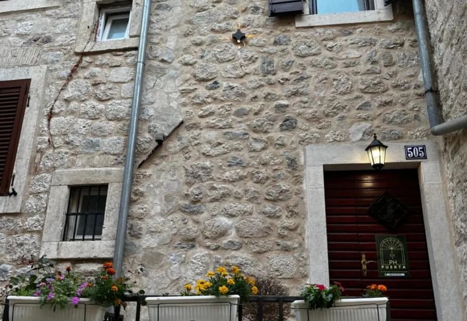 Puerta Apartments