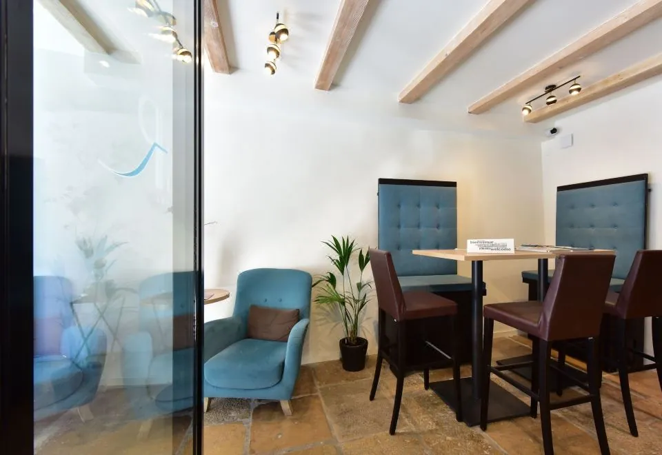 Hotel Rousseau