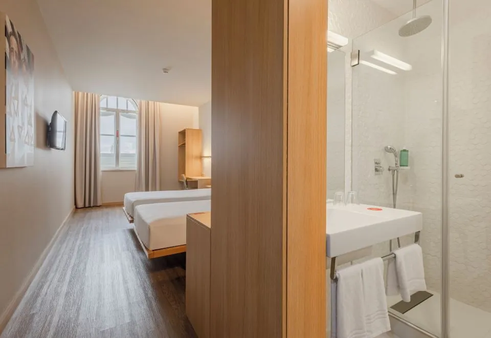 Moov Hotel Porto Centro