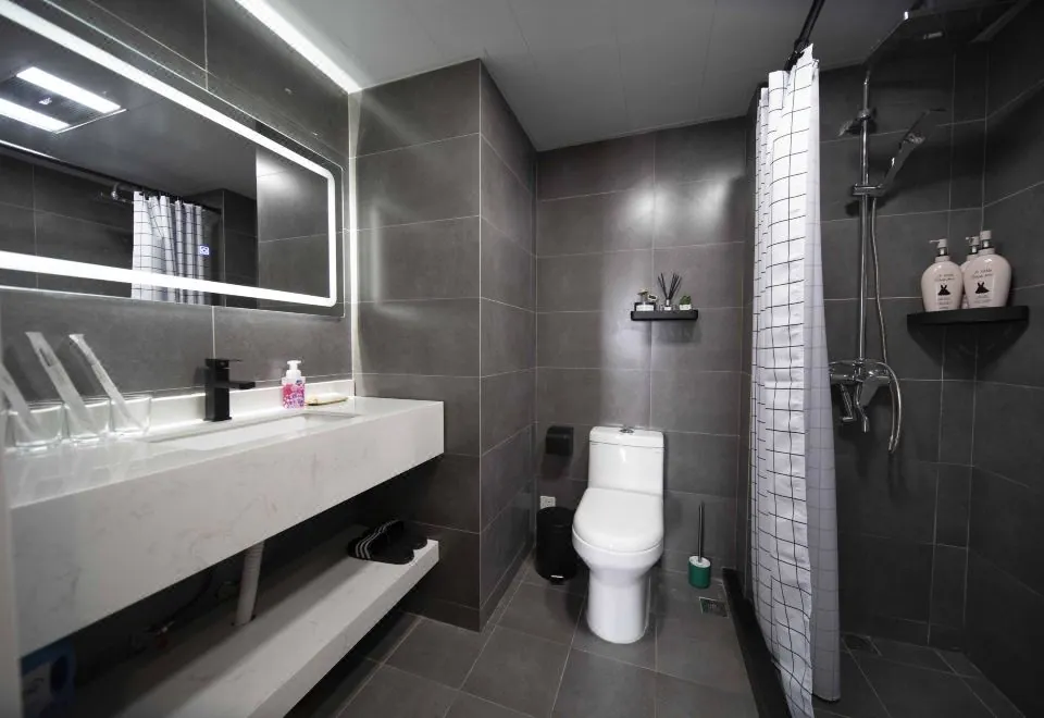 Shanghai Multiview Apartment