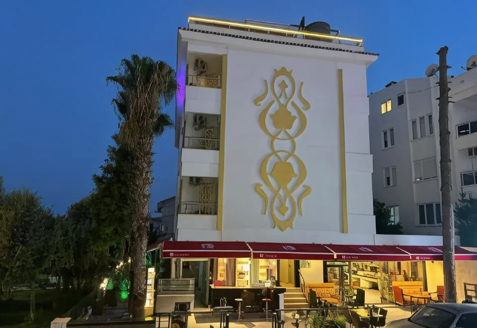 Dionisus Hotel Lara