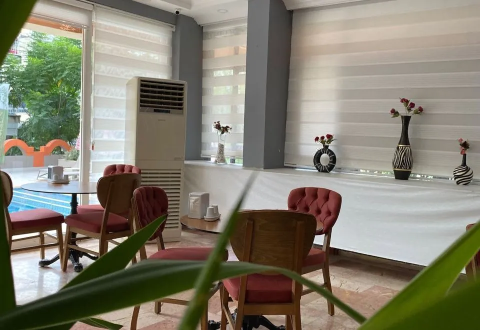 Dionisus Hotel Lara