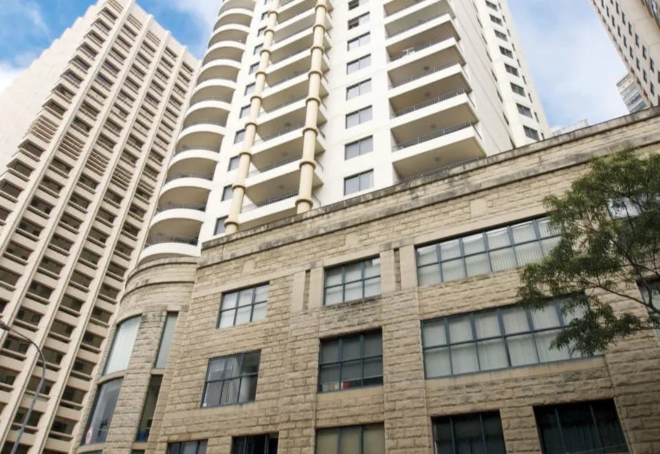 Oaks Sydney Castlereagh Suites