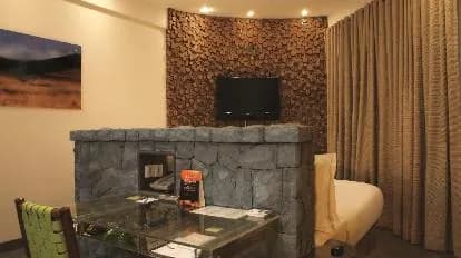 Waterstones Hotel Mumbai