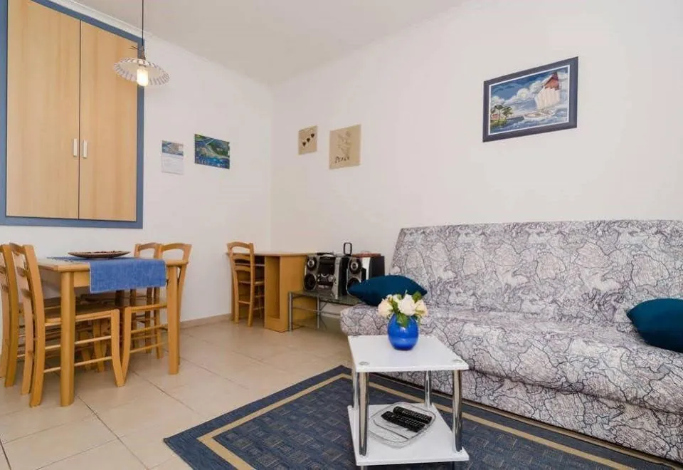 Apartments & Room Frane