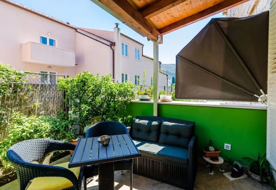 Apartments & Room Frane