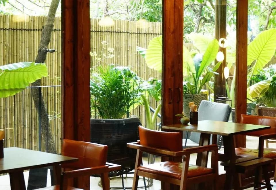 Karaarom Hotel