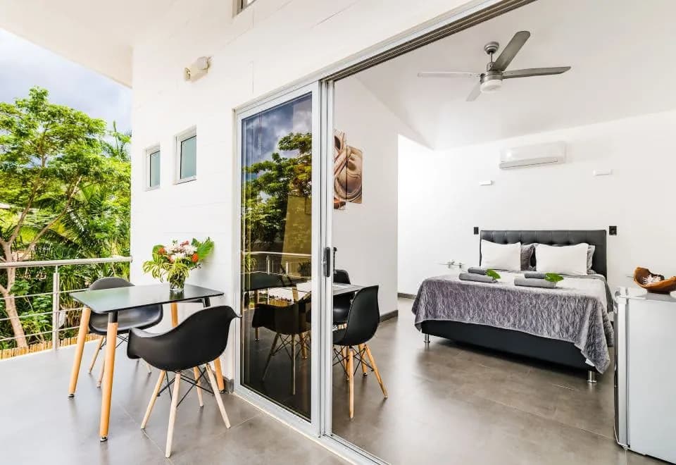 In the Shade Hotel - Coworking - 300Mbit - Adults Only