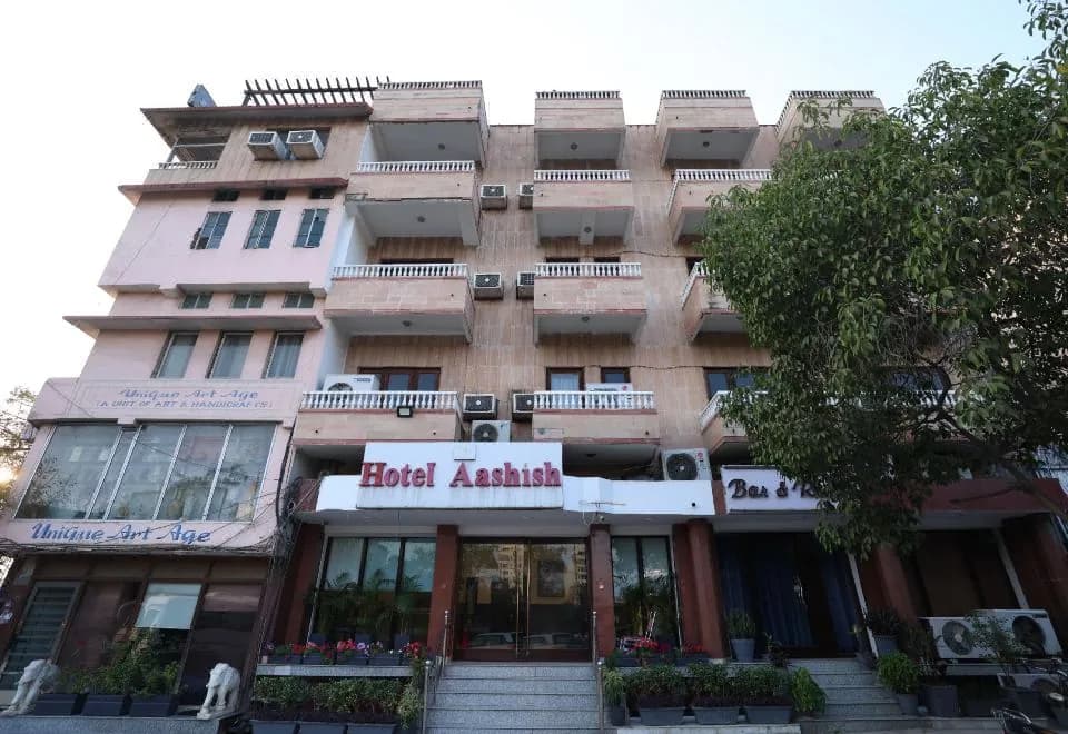 Hotel Aashish
