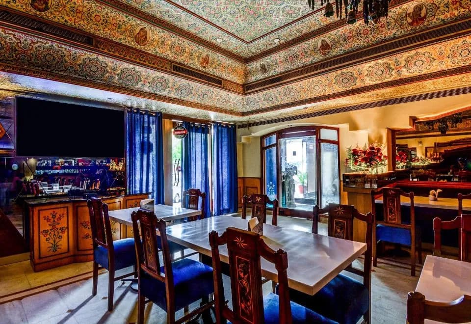 Hotel Aashish