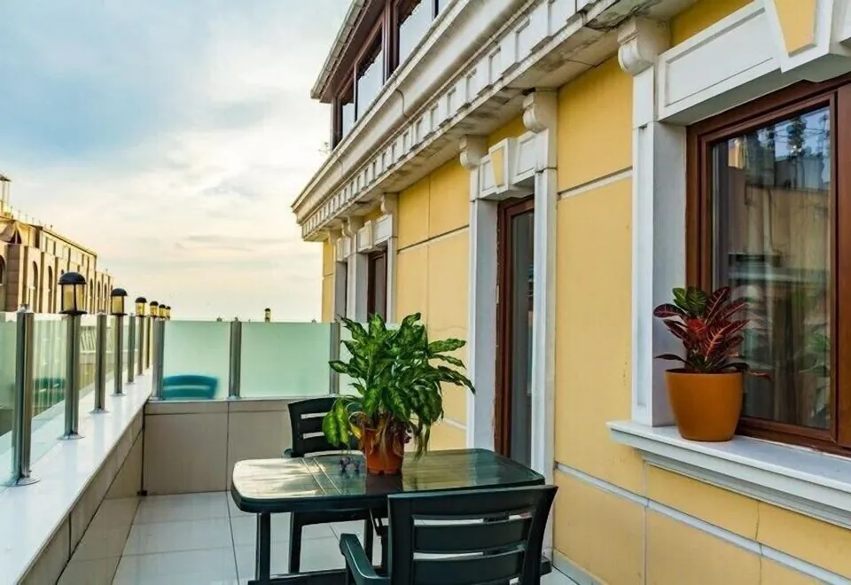 Grand Rosa Hotel