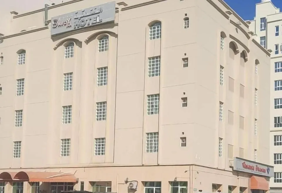 OYO 122 Savoy Inn Hotel