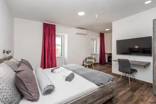 Apinelo Port Rooms