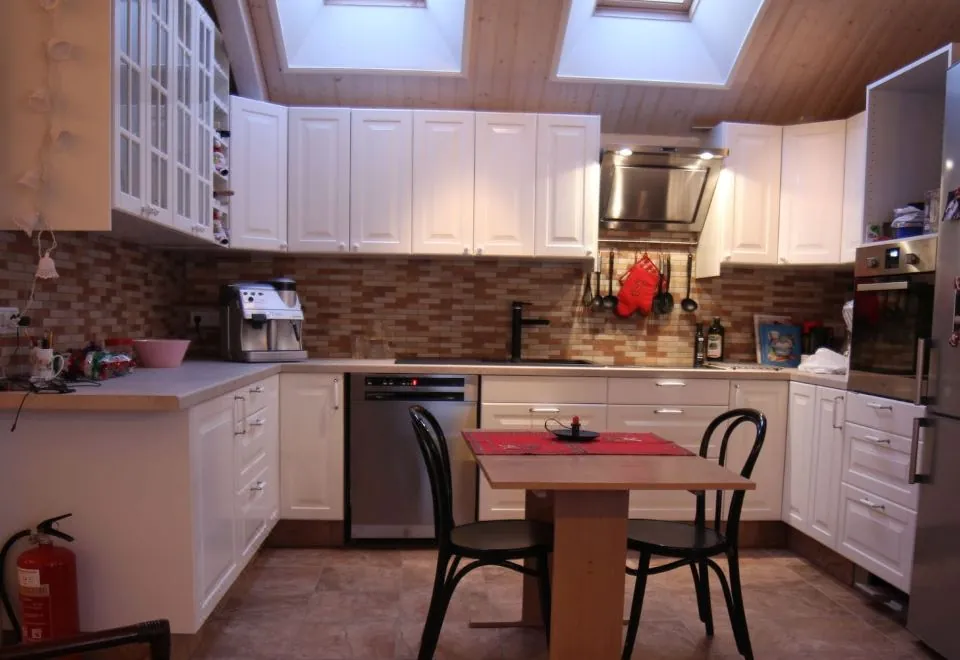 Three Sisters Studio Apartments