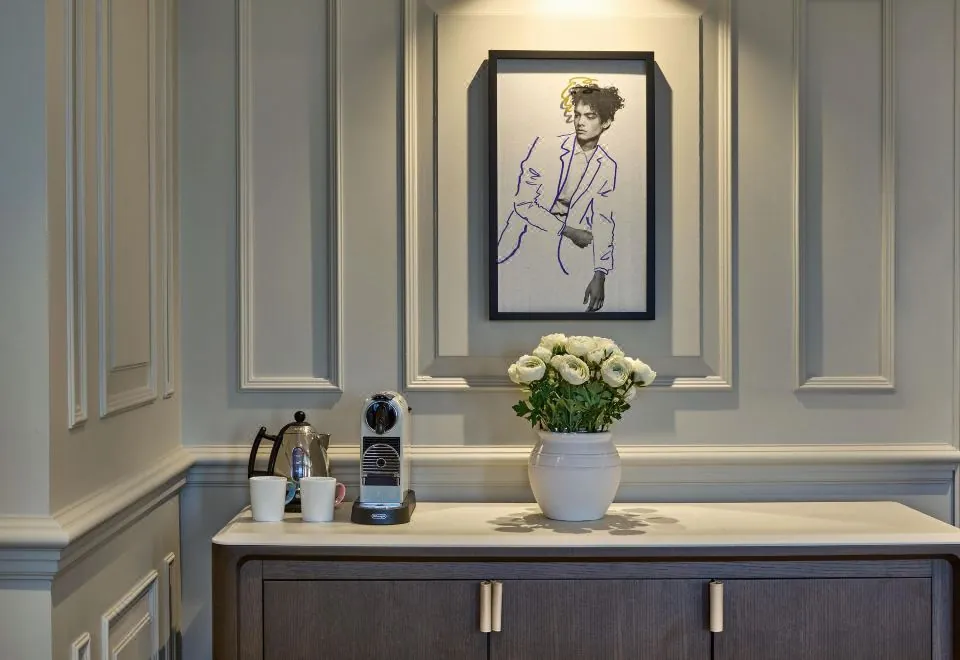 Radisson Blu Edwardian Bond Street Hotel, London
