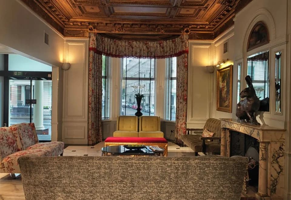 (Radisson Blu Hotel, London South Kensington (formerly Vanderbilt))