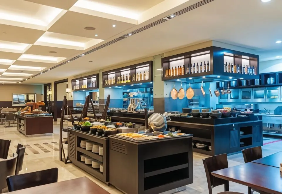 Hyatt Regency Dubai - Corniche