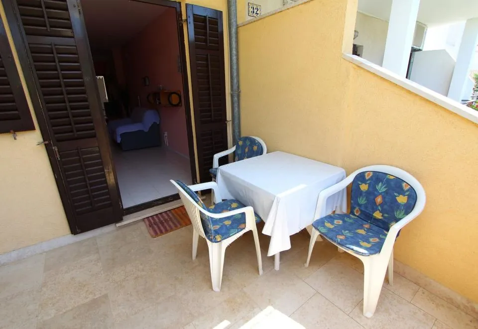 Apartments Lora