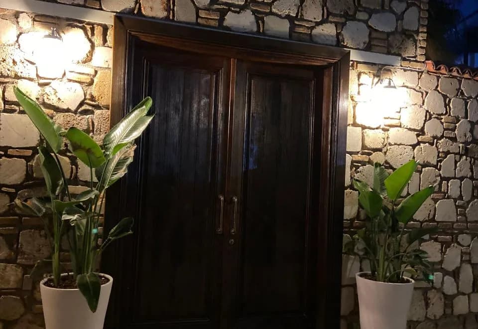 Noa's Boutique Hotel