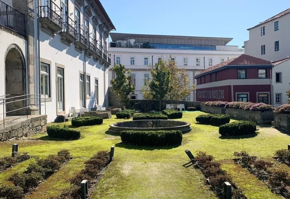 Condes de Azevedo Palace Apartments