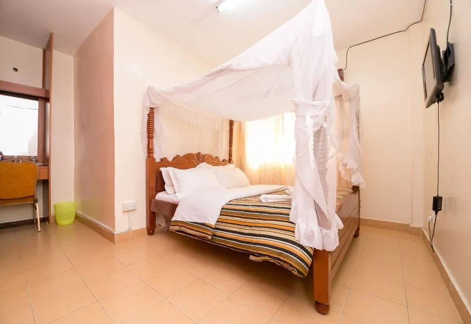 UpperHill Blueberry Hotel