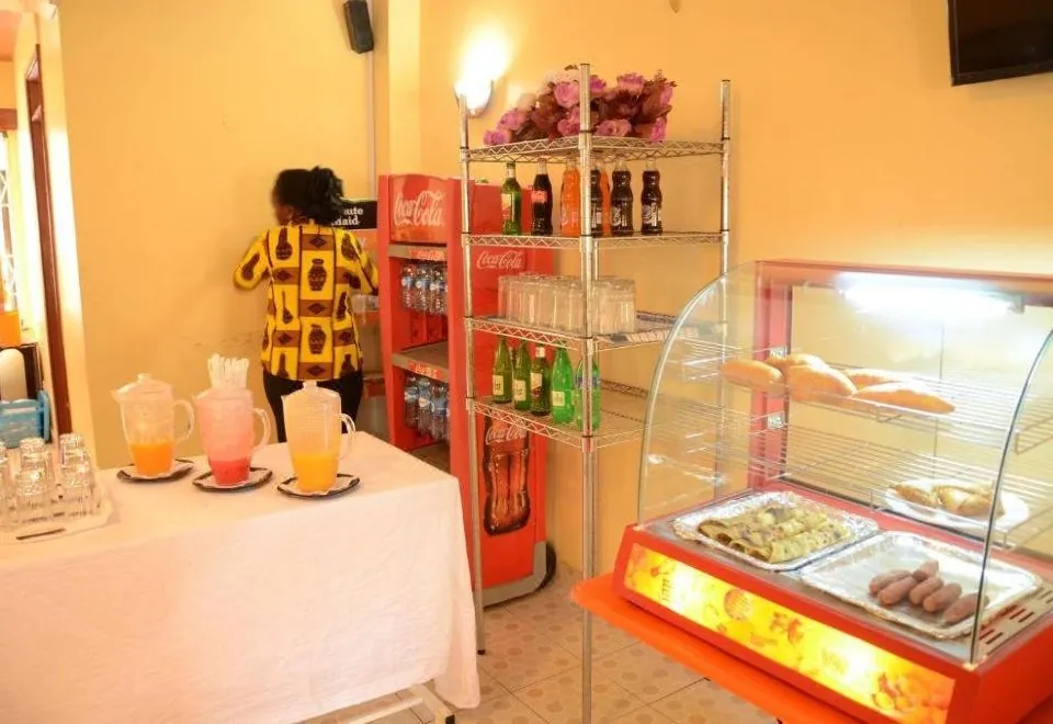 UpperHill Blueberry Hotel