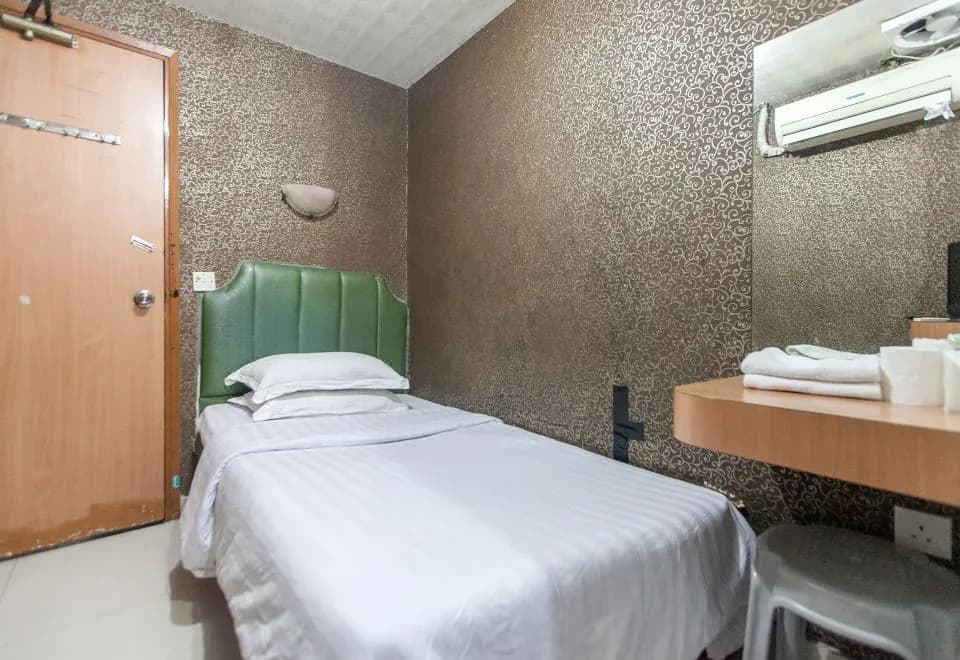 Marbo Villa (Hostel)