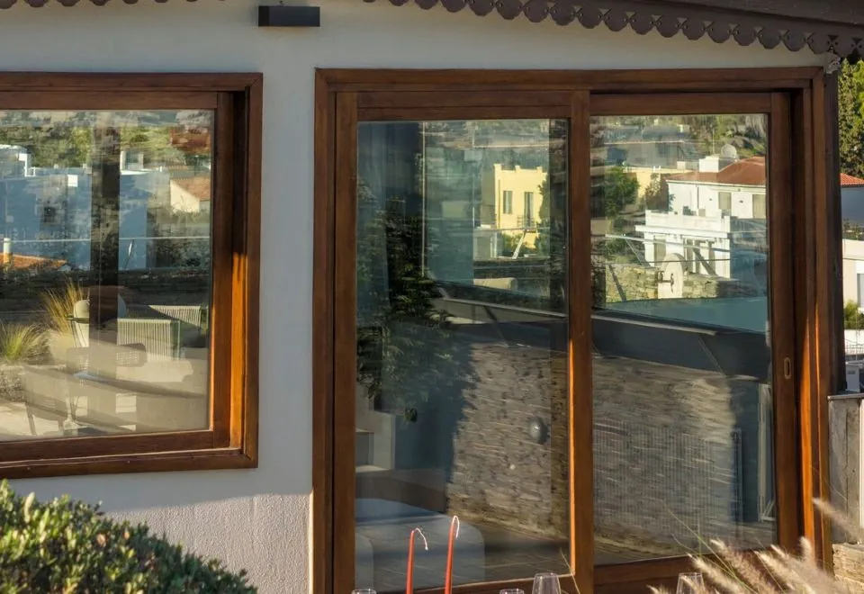 Karyatis Luxury Maisonette by K&K