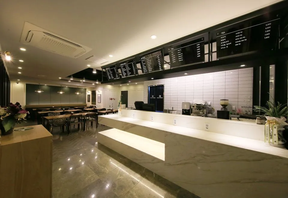 Kobos Hotel