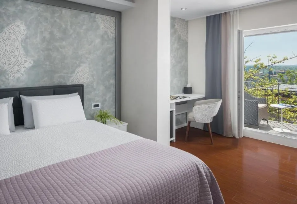 Hotel Tomi