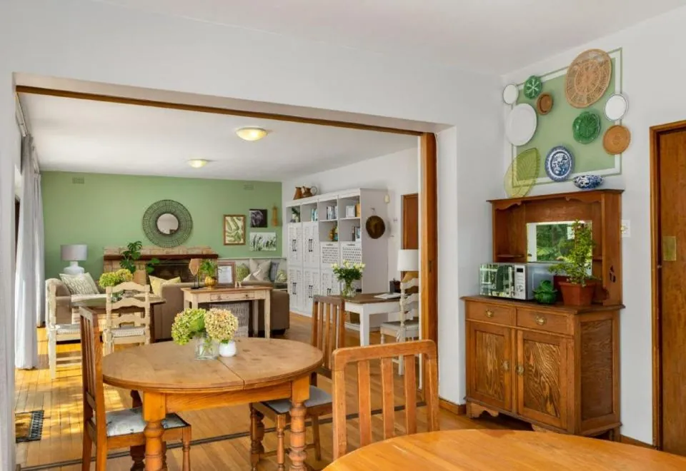 Valley Heights Guest House and B & B