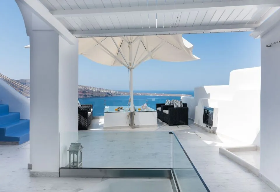 Hyperion Oia Suites